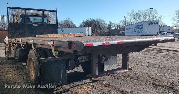 image for item DO3726 2009 Peterbilt 335  dump flatbed truck