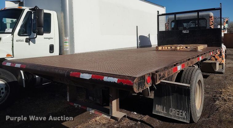 image for item DO3726 2009 Peterbilt 335  dump flatbed truck