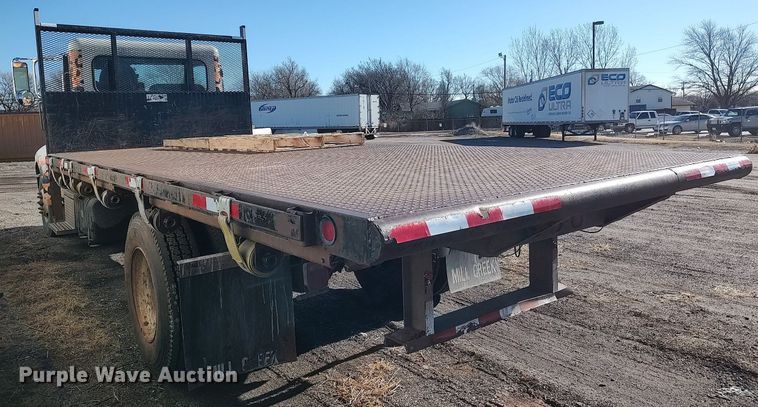 image for item DO3726 2009 Peterbilt 335  dump flatbed truck