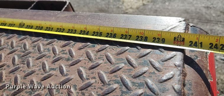 image for item DO3726 2009 Peterbilt 335  dump flatbed truck