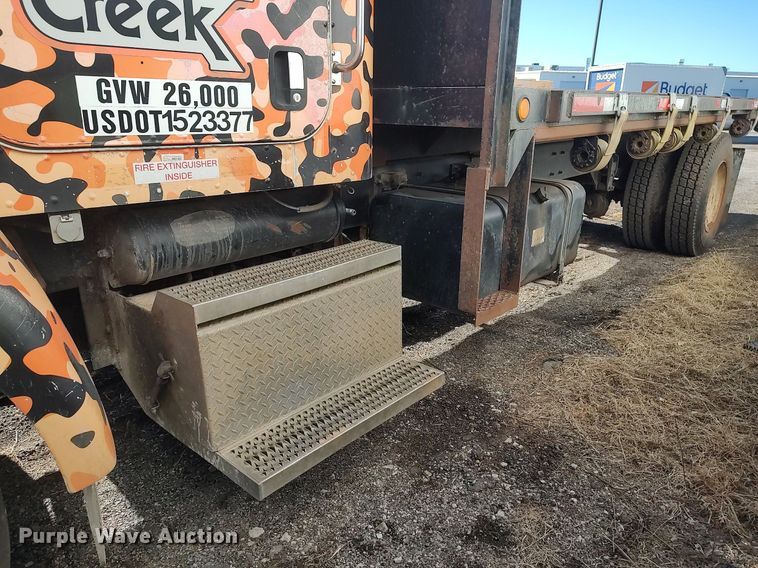 image for item DO3726 2009 Peterbilt 335  dump flatbed truck