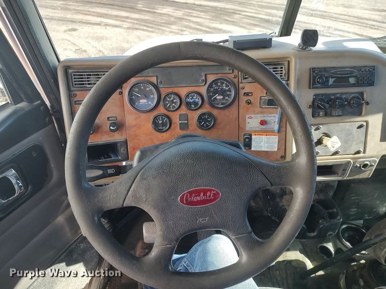 image for item DO3726 2009 Peterbilt 335  dump flatbed truck