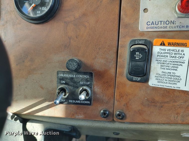 image for item DO3726 2009 Peterbilt 335  dump flatbed truck