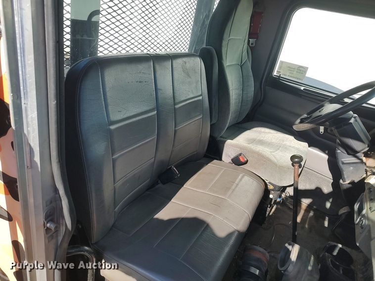 image for item DO3726 2009 Peterbilt 335  dump flatbed truck