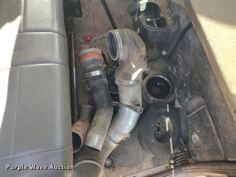 image for item DO3726 2009 Peterbilt 335  dump flatbed truck