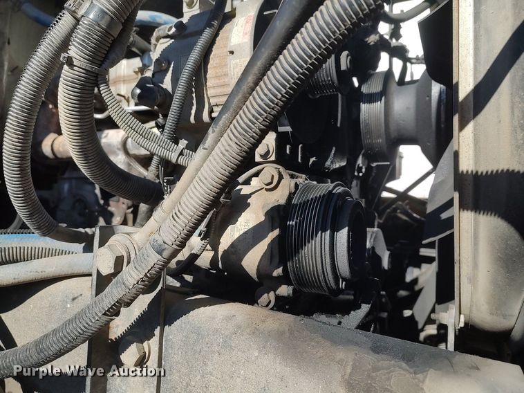 image for item DO3726 2009 Peterbilt 335  dump flatbed truck