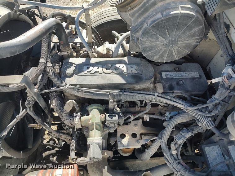 image for item DO3726 2009 Peterbilt 335  dump flatbed truck