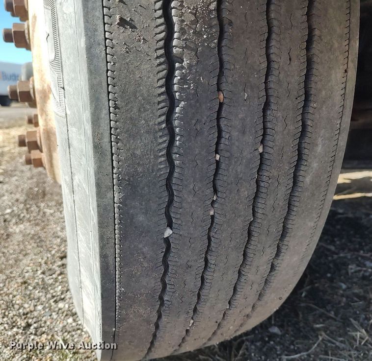 image for item DO3726 2009 Peterbilt 335  dump flatbed truck