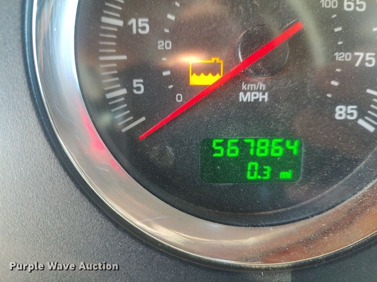 image for item DO3753 2010 Kenworth W900  semi truck