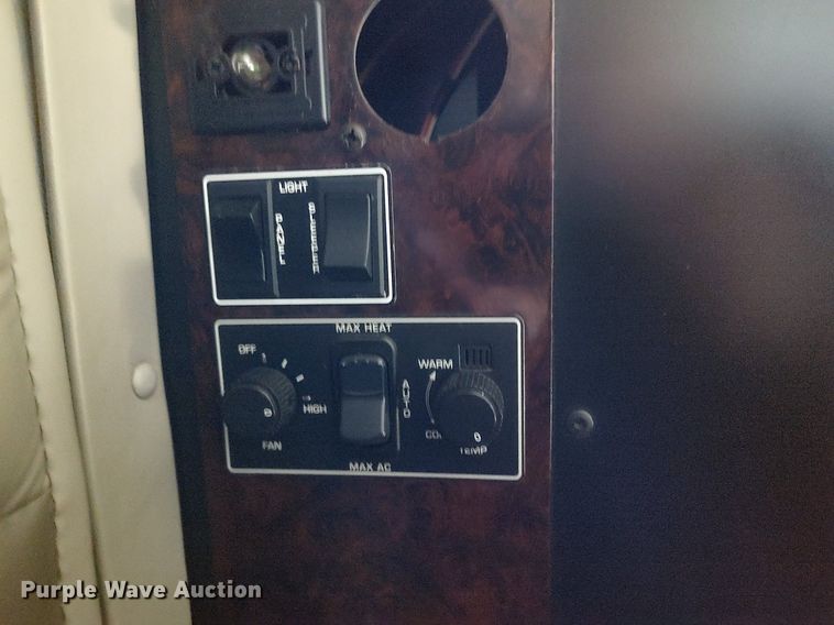 image for item DO3753 2010 Kenworth W900  semi truck