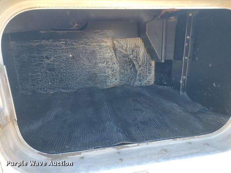 image for item DO3753 2010 Kenworth W900  semi truck