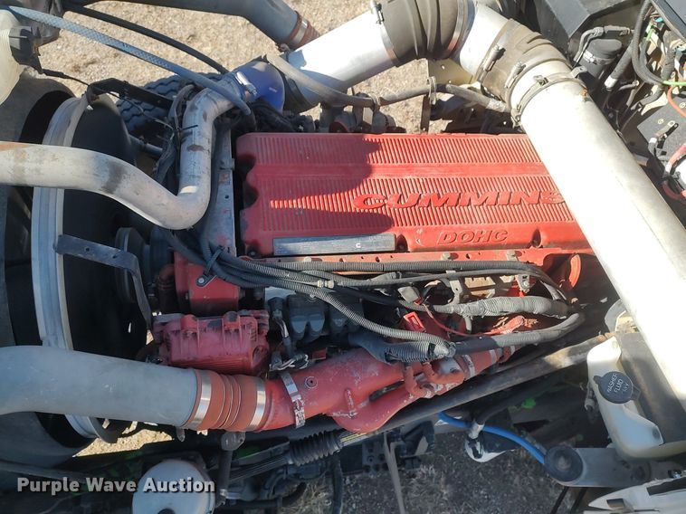 image for item DO3753 2010 Kenworth W900  semi truck