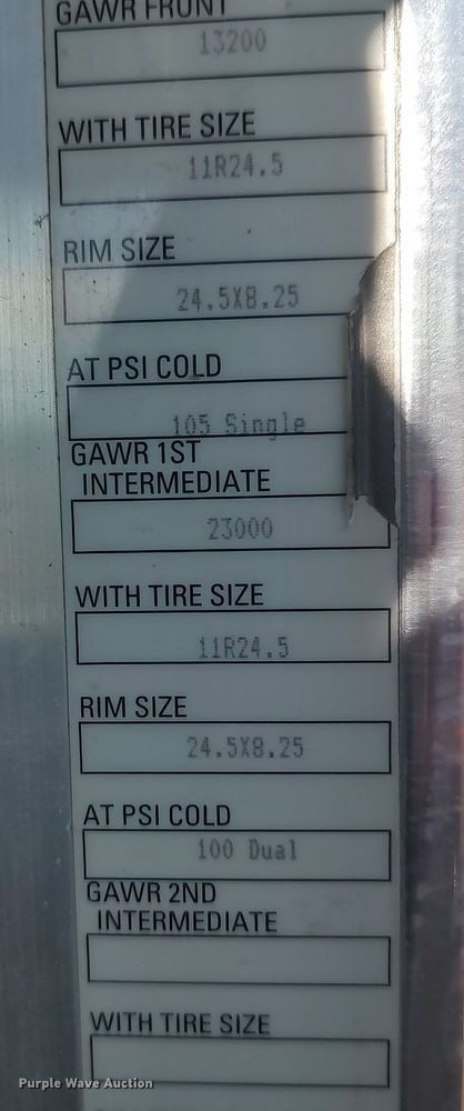 image for item DO3753 2010 Kenworth W900  semi truck