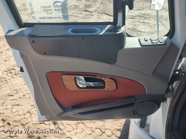 image for item DO3767 2012 International ProStar Plus  semi truck