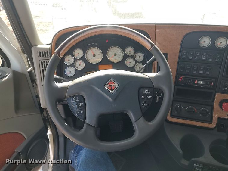 image for item DO3767 2012 International ProStar Plus  semi truck