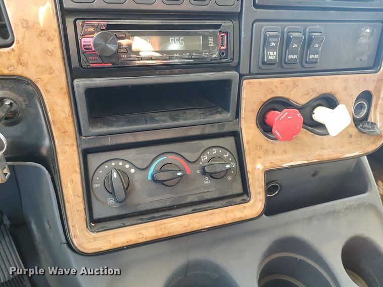 image for item DO3767 2012 International ProStar Plus  semi truck