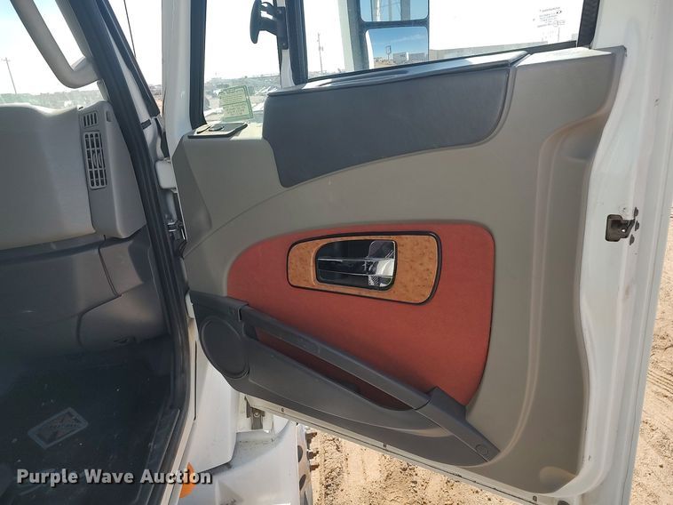 image for item DO3767 2012 International ProStar Plus  semi truck