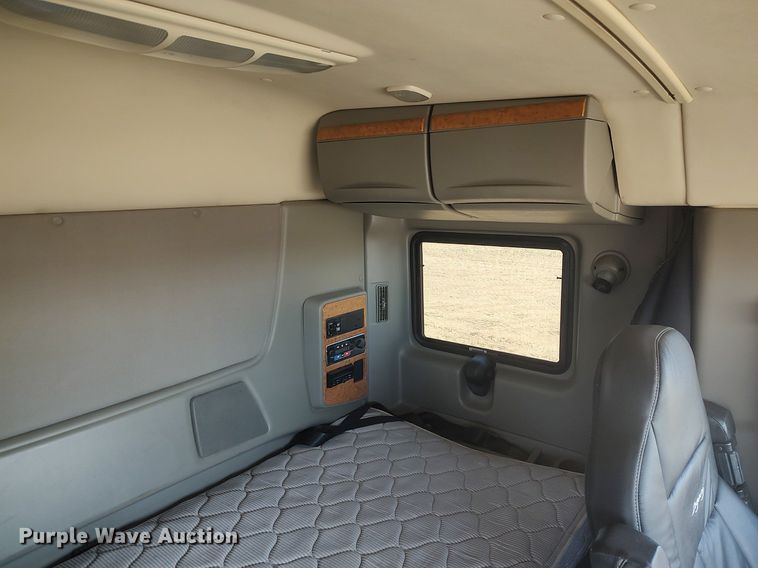 image for item DO3767 2012 International ProStar Plus  semi truck