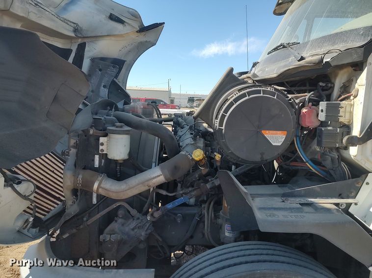 image for item DO3767 2012 International ProStar Plus  semi truck