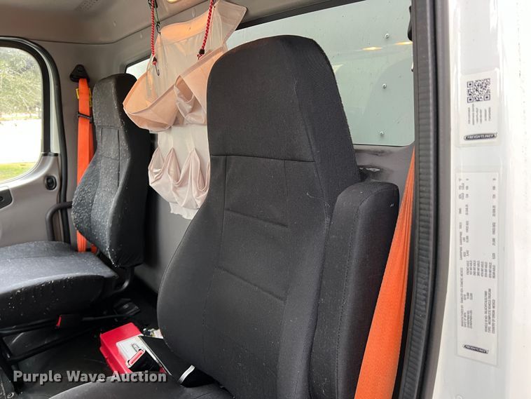 image for item DO8948 2020 Freightliner M2  box truck