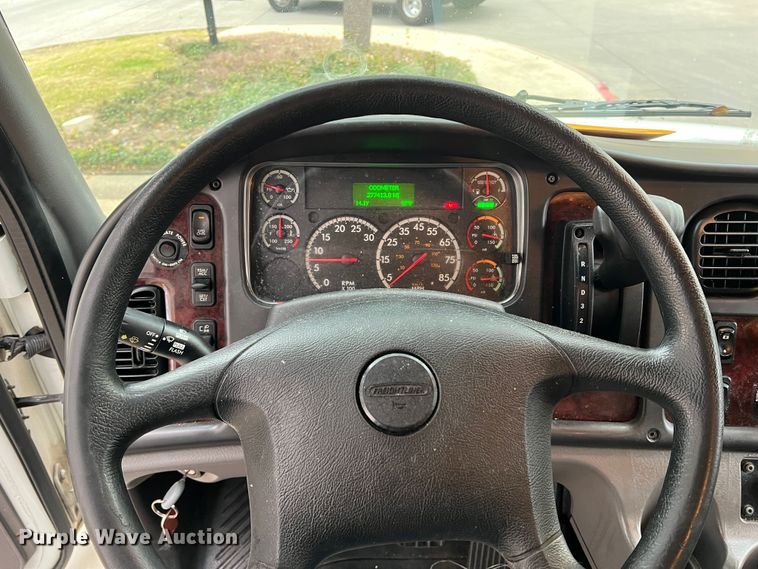 image for item DO8948 2020 Freightliner M2  box truck