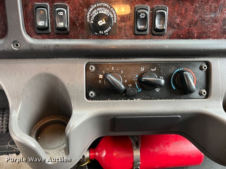 image for item DO8948 2020 Freightliner M2  box truck