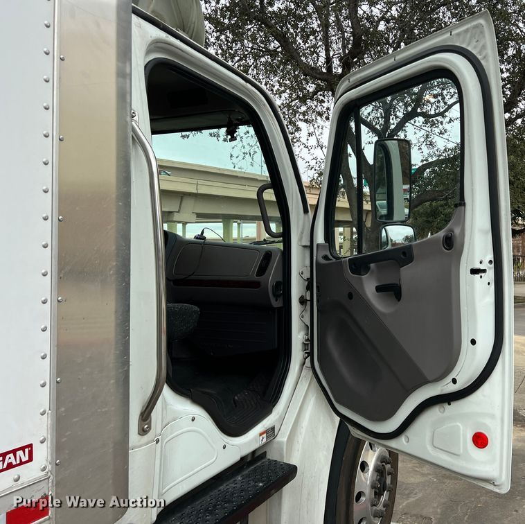 image for item DO8948 2020 Freightliner M2  box truck