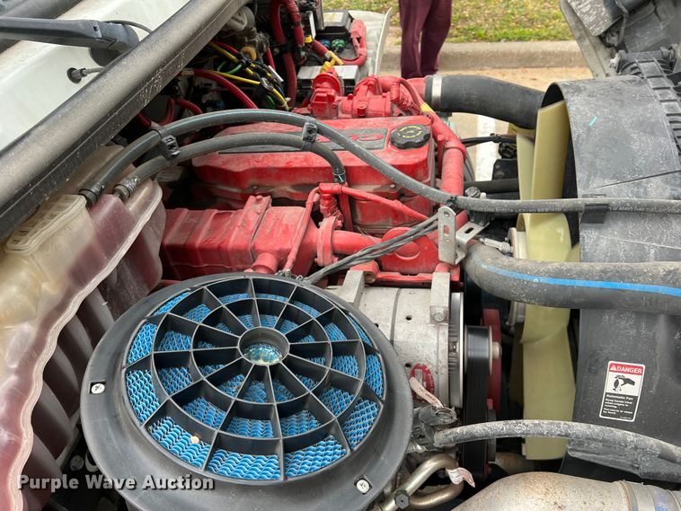 image for item DO8948 2020 Freightliner M2  box truck