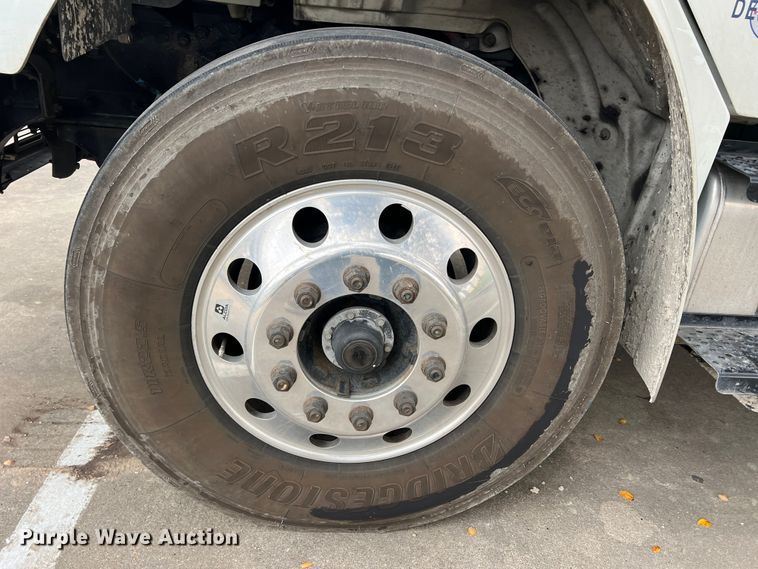 image for item DO8948 2020 Freightliner M2  box truck