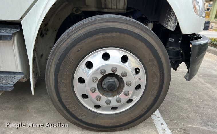 image for item DO8948 2020 Freightliner M2  box truck