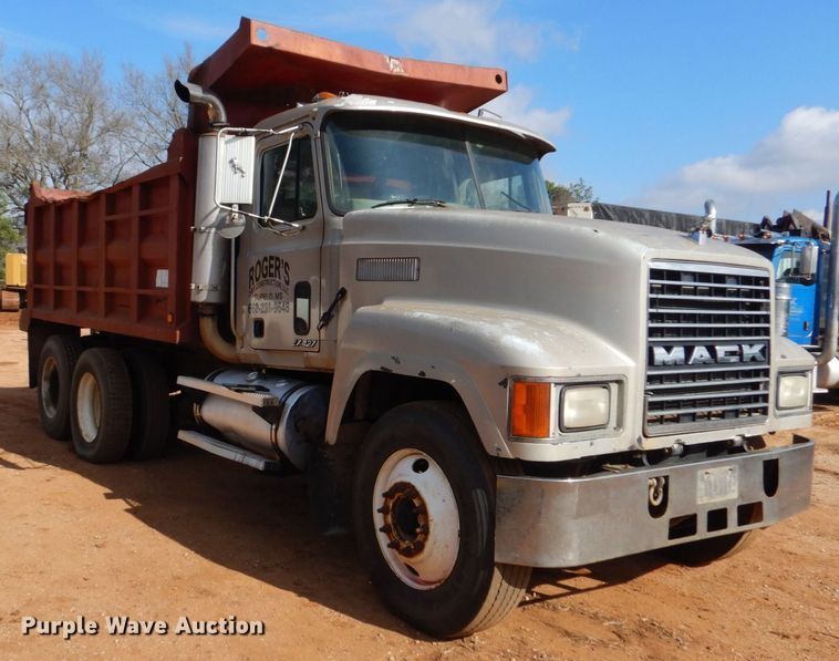 image for item DP8611 1999 Mack CH613  dump truck
