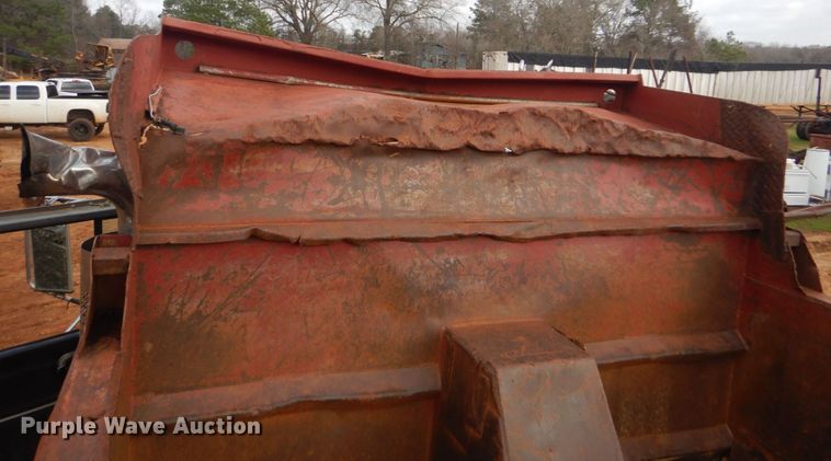 image for item DP8611 1999 Mack CH613  dump truck