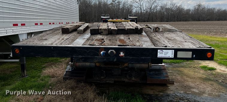 image for item DQ1972 2007 XL Specialized Trailers  lowboy equipment trailer