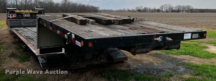 image for item DQ1972 2007 XL Specialized Trailers  lowboy equipment trailer