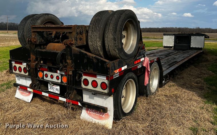 image for item DQ1972 2007 XL Specialized Trailers  lowboy equipment trailer