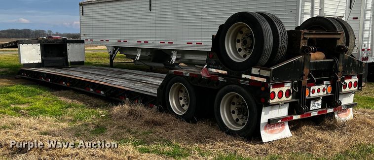 image for item DQ1972 2007 XL Specialized Trailers  lowboy equipment trailer