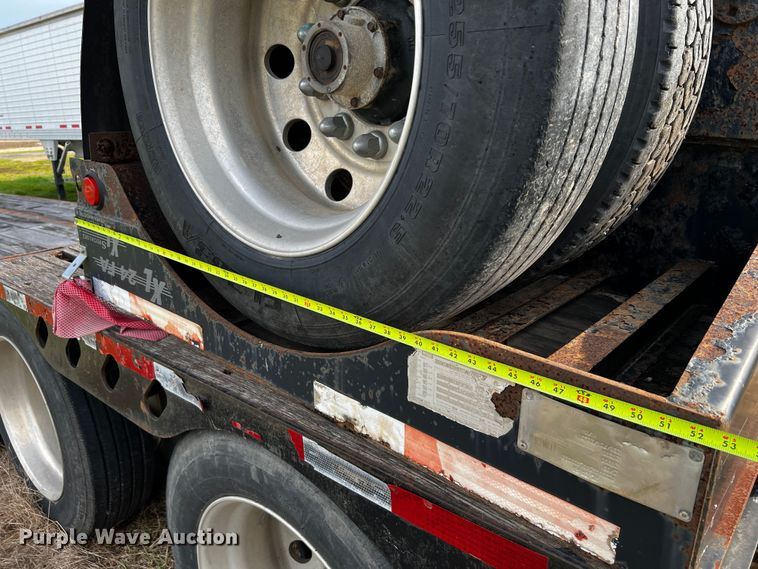 image for item DQ1972 2007 XL Specialized Trailers  lowboy equipment trailer