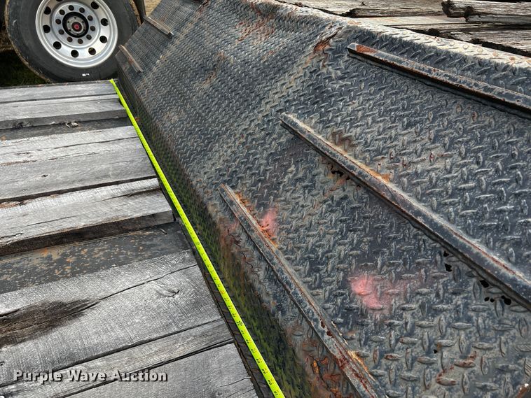 image for item DQ1972 2007 XL Specialized Trailers  lowboy equipment trailer