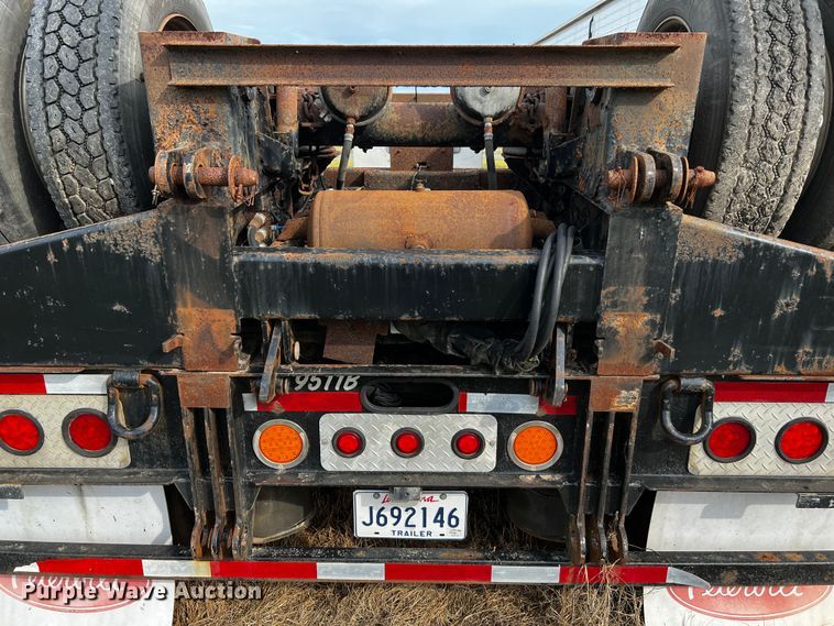 image for item DQ1972 2007 XL Specialized Trailers  lowboy equipment trailer