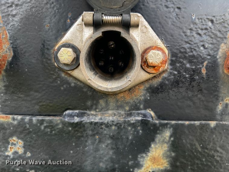 image for item DQ1972 2007 XL Specialized Trailers  lowboy equipment trailer