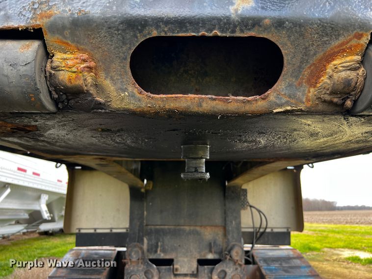 image for item DQ1972 2007 XL Specialized Trailers  lowboy equipment trailer