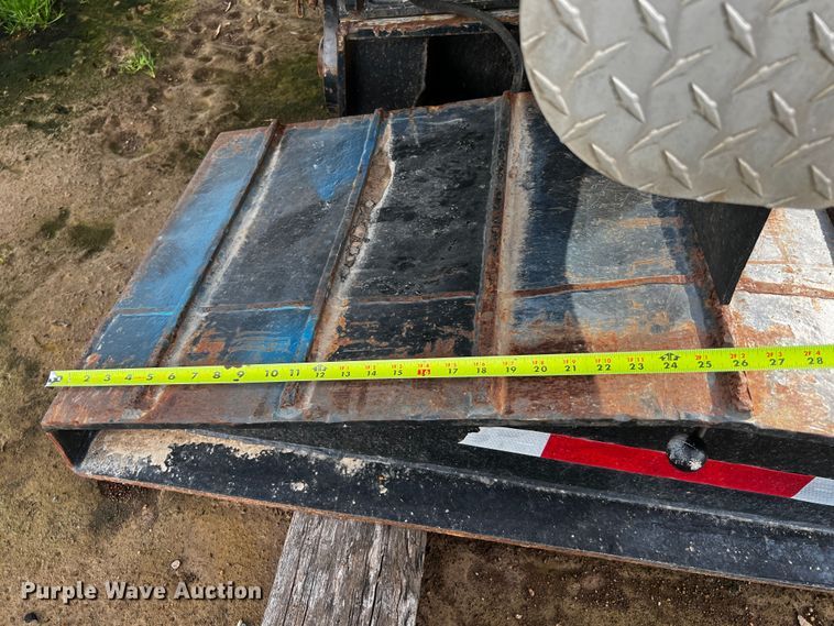 image for item DQ1972 2007 XL Specialized Trailers  lowboy equipment trailer