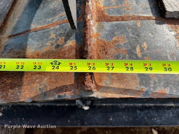 image for item DQ1972 2007 XL Specialized Trailers  lowboy equipment trailer