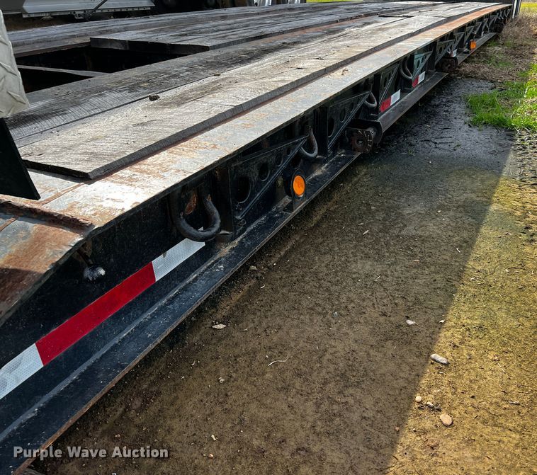 image for item DQ1972 2007 XL Specialized Trailers  lowboy equipment trailer