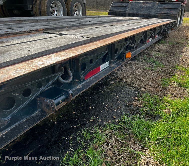 image for item DQ1972 2007 XL Specialized Trailers  lowboy equipment trailer