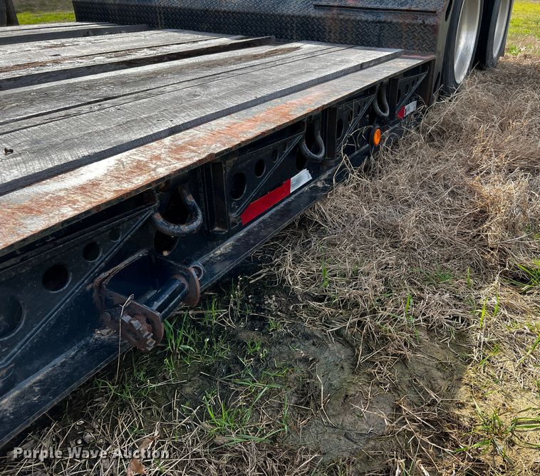 image for item DQ1972 2007 XL Specialized Trailers  lowboy equipment trailer