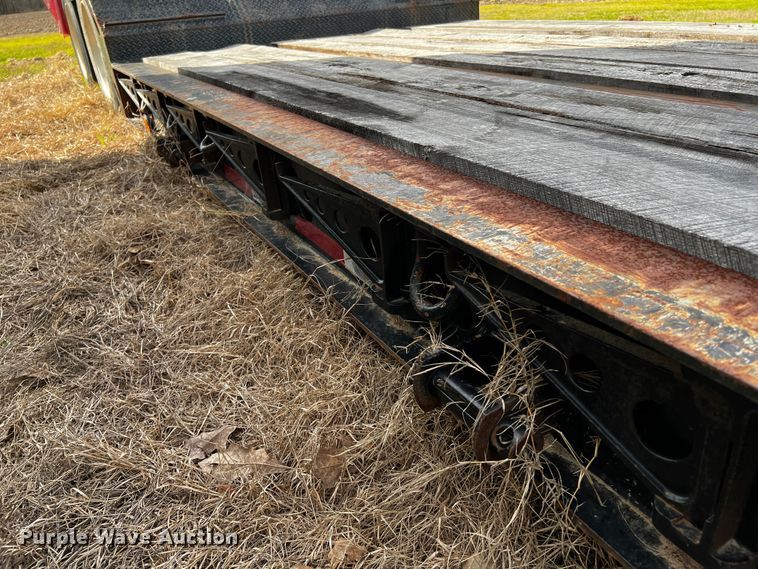 image for item DQ1972 2007 XL Specialized Trailers  lowboy equipment trailer