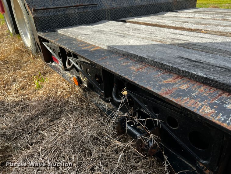 image for item DQ1972 2007 XL Specialized Trailers  lowboy equipment trailer