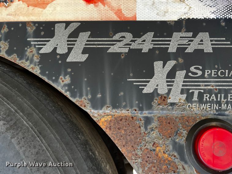 image for item DQ1972 2007 XL Specialized Trailers  lowboy equipment trailer