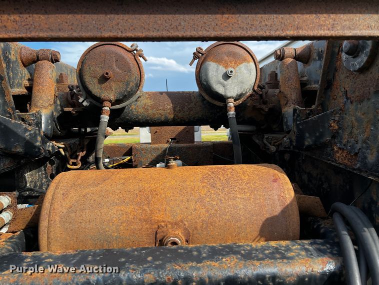 image for item DQ1972 2007 XL Specialized Trailers  lowboy equipment trailer